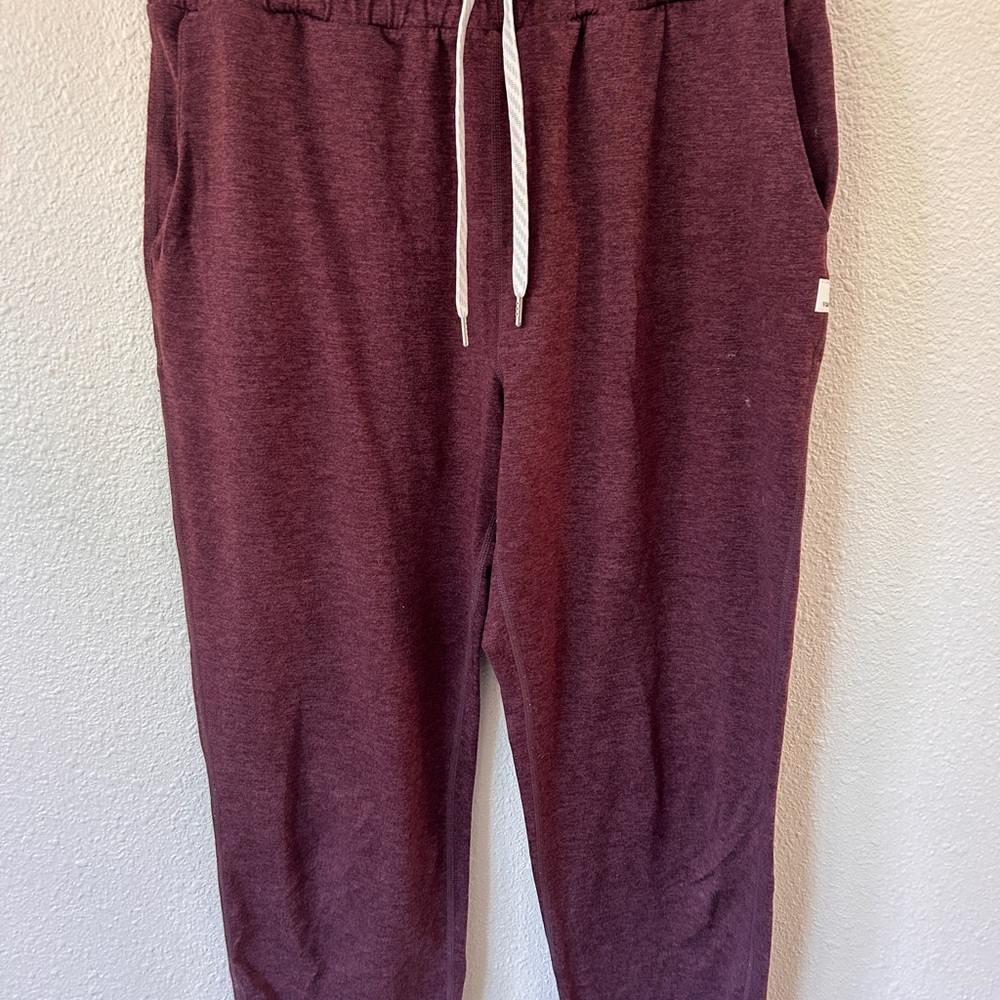 Vuori women’s Maroon Joggers